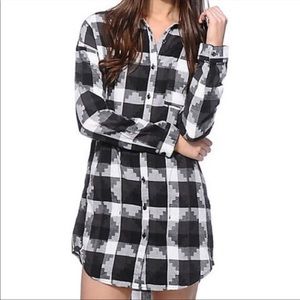 *3 FOR $20 SALE* Vans Flannel Dress - Black and White - XL